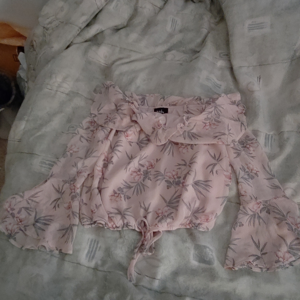 Short blouse